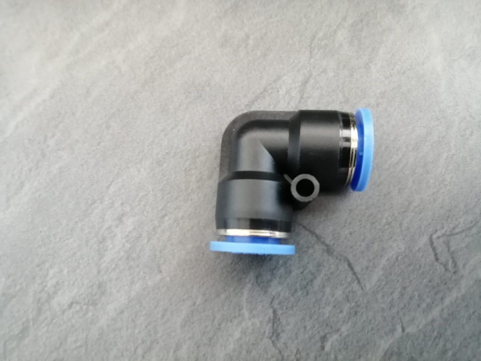 Codo conector rápida tecalan.