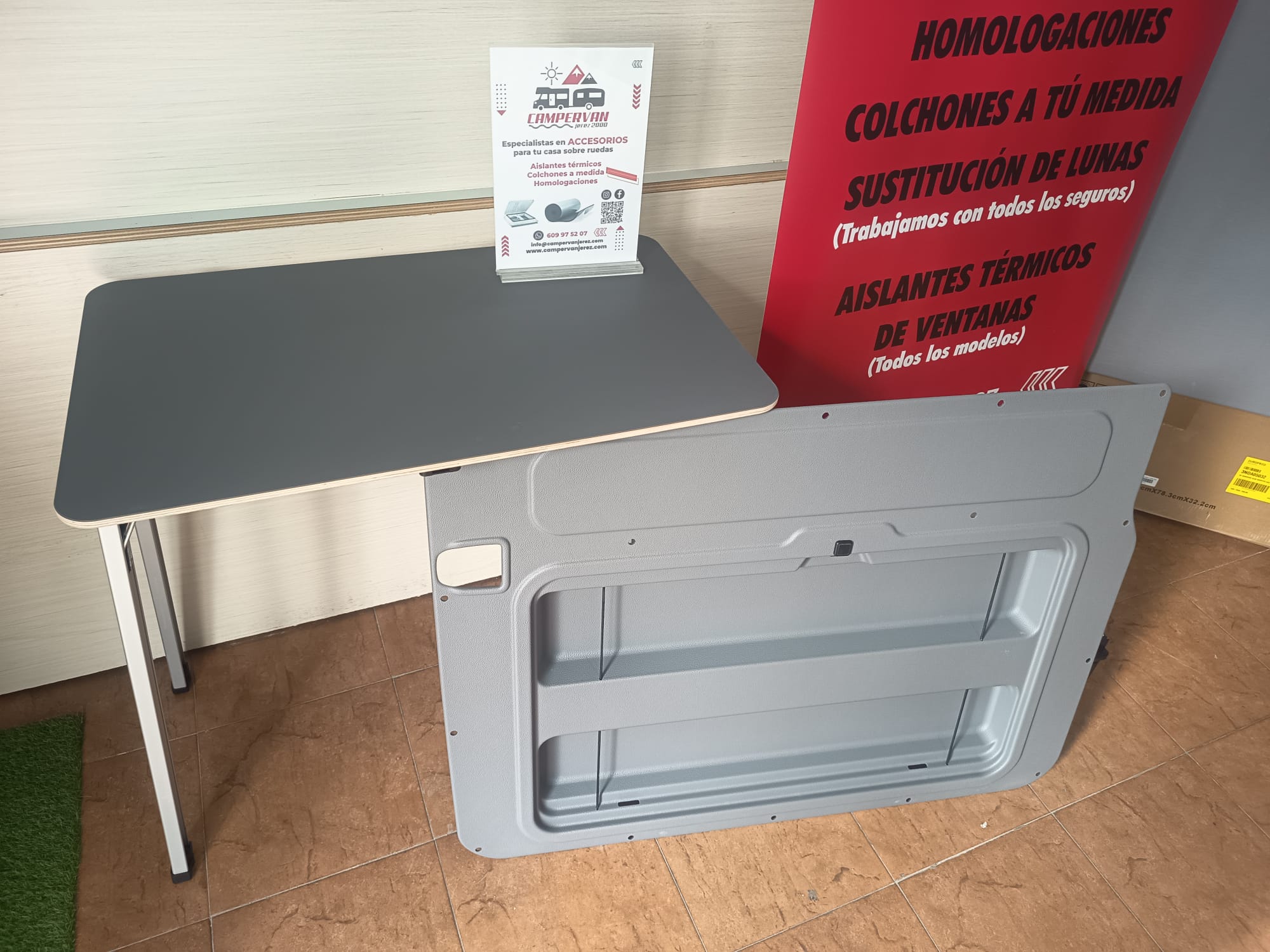 Mesa plegable en corredera para T5 / T6