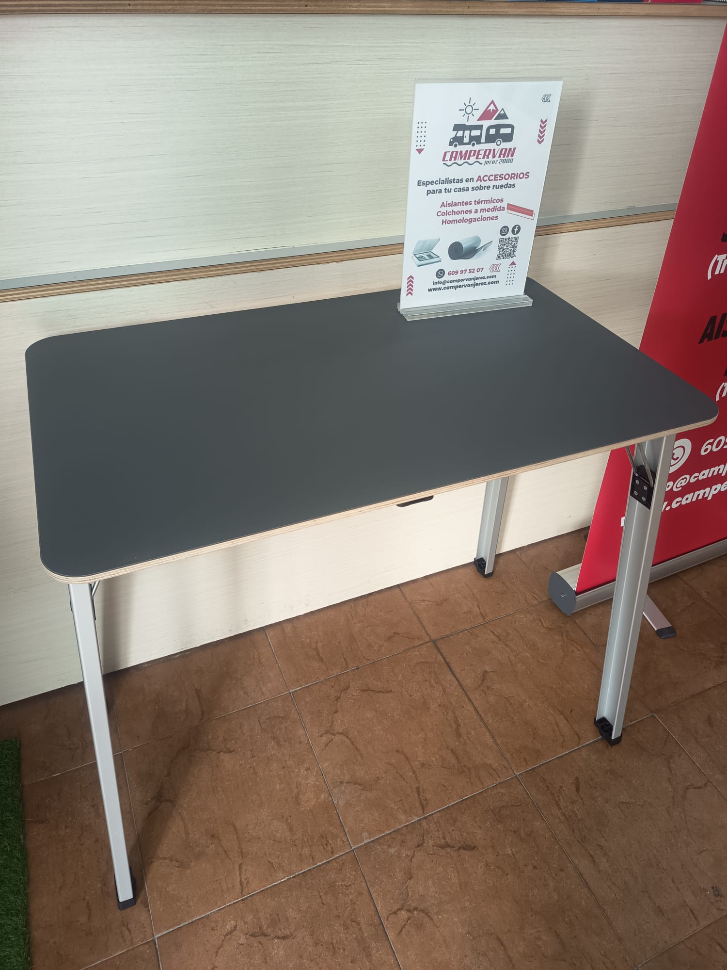 Mesa plegable en corredera para T5 / T6 - Imagen 2